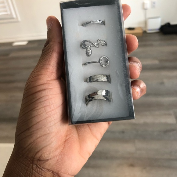 Finger rings - Picture 3 of 3